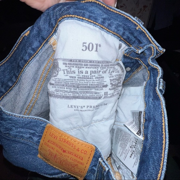 Vintage Women’s Distressed Levi’s 501 jeans - Picture 16 of 16